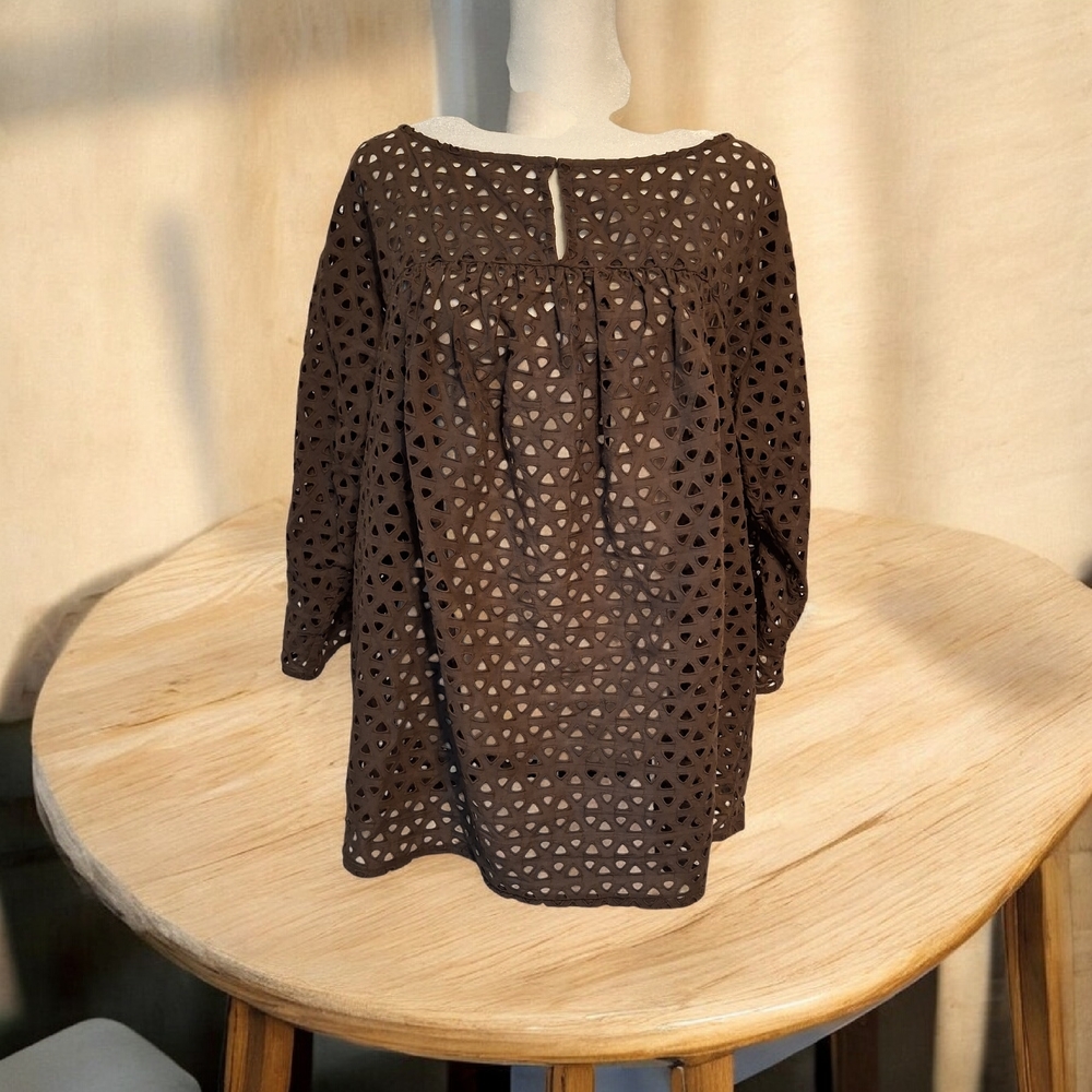 Liz Claiborne Brown Eyelet W/ Triangle cut outs Blouse - Picture 3 of 11